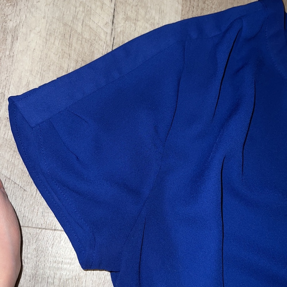Elegant Blue Women's Top - Picture 2 of 6